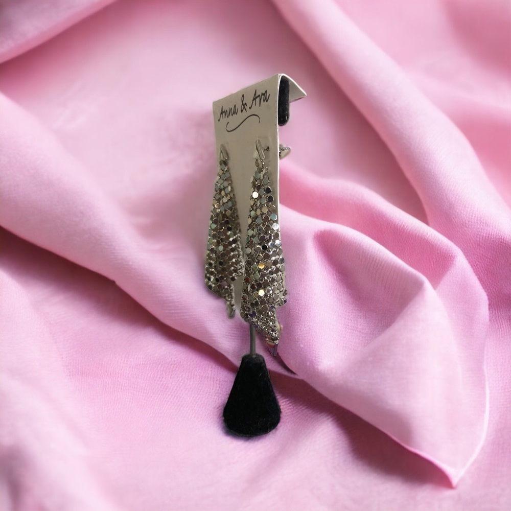 Silver metal mesh earring. Vintage ‘80s style Mommy & Me of BFF parties.